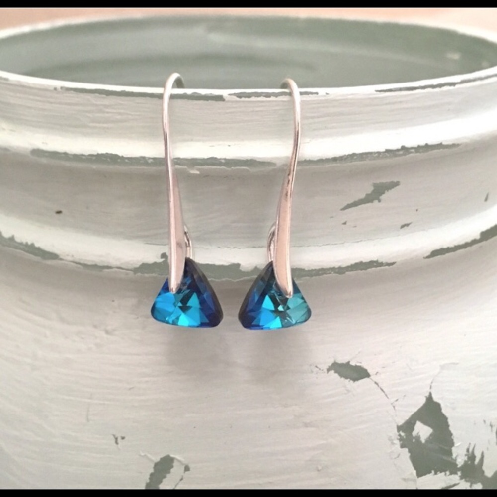 ❗️CLEARANCE❗️ NEW Swarovski Crystal earrings - Picture 2 of 2